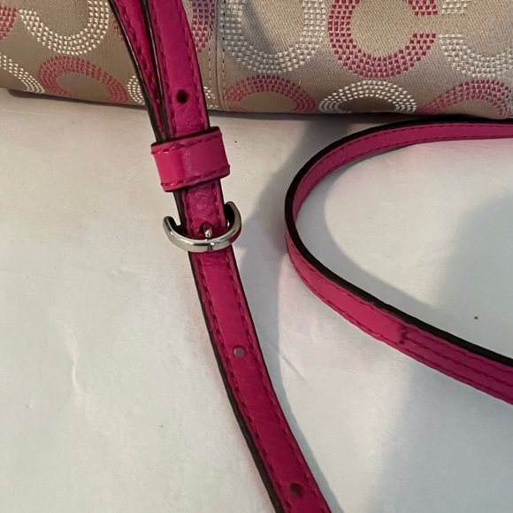 Coach Signature Crossbody Bag - Picture 10 of 15